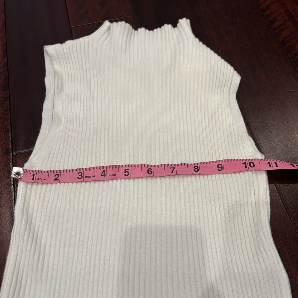 NWOT: Skinny No Sleeve Soft Stretchy Shirt With Turtleneck